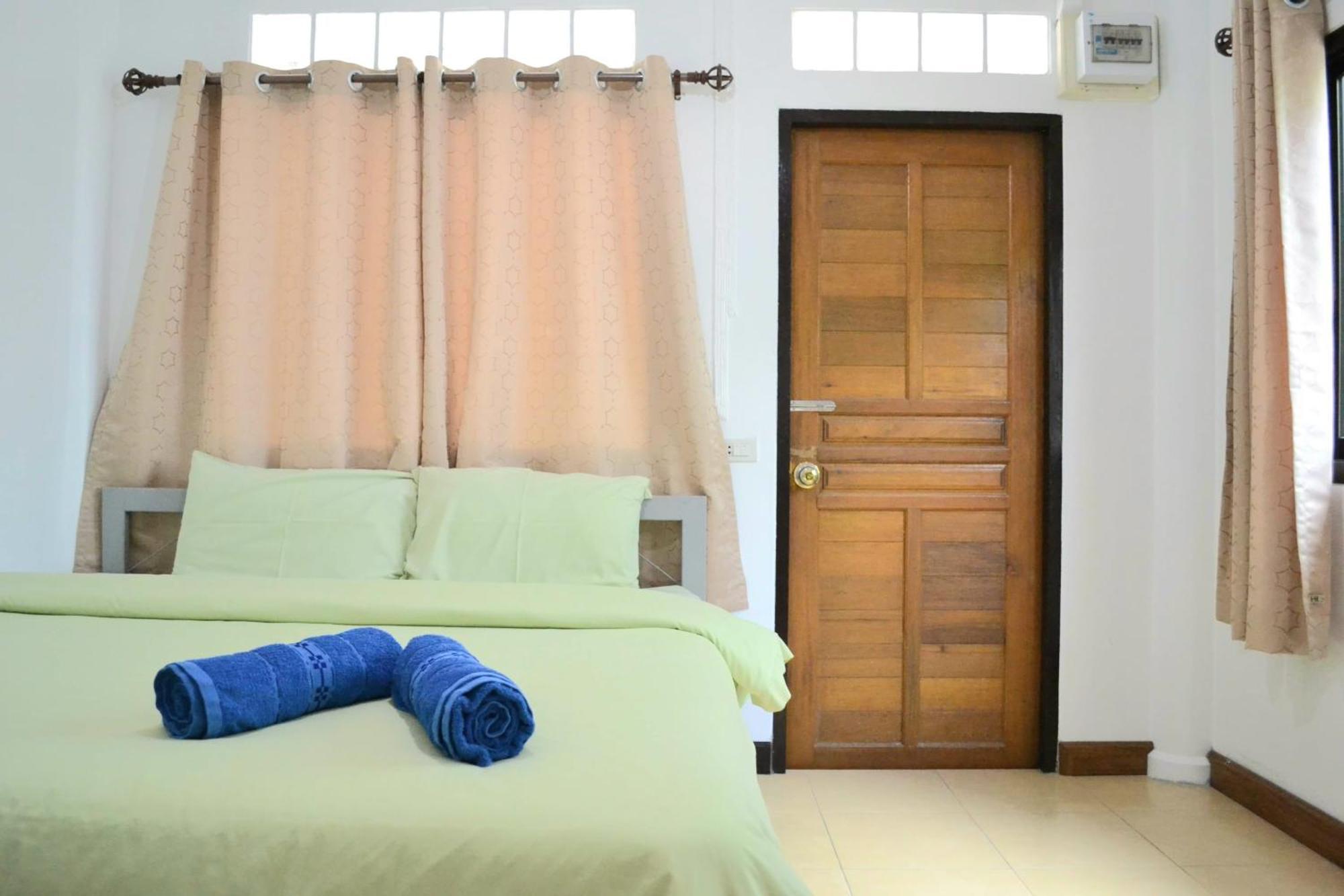 Benjaporn Bungalow Ko Sichang Zimmer foto