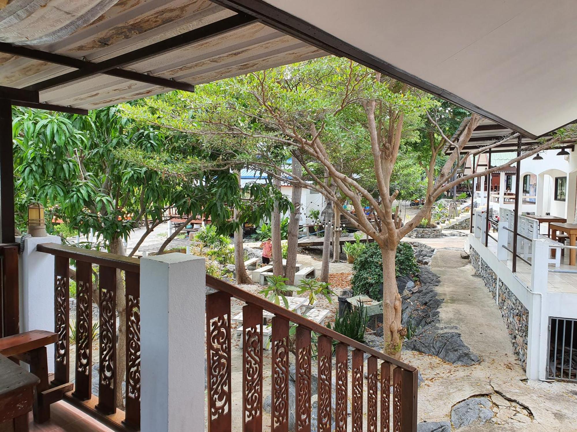 Benjaporn Bungalow Ko Sichang Exterior foto