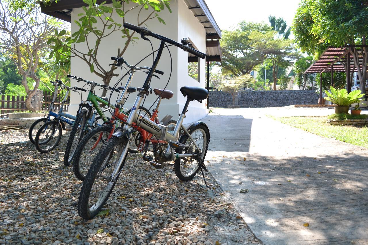 Benjaporn Bungalow Ko Sichang Exterior foto