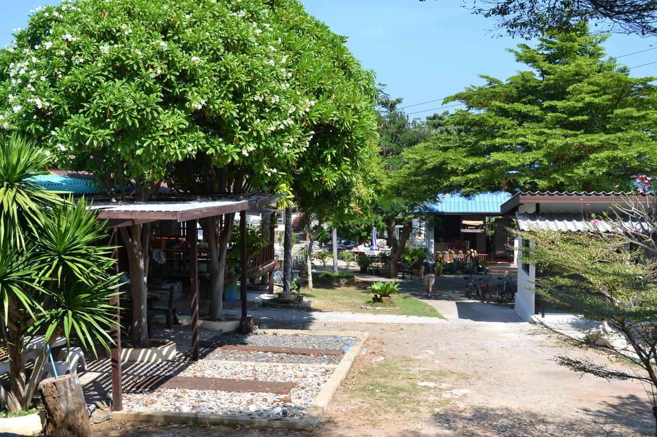 Benjaporn Bungalow Ko Sichang Exterior foto