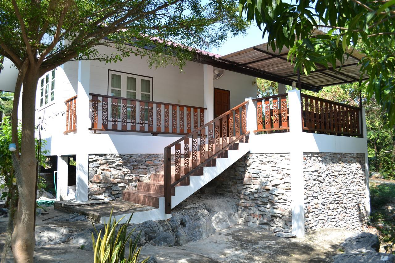 Benjaporn Bungalow Ko Sichang Exterior foto